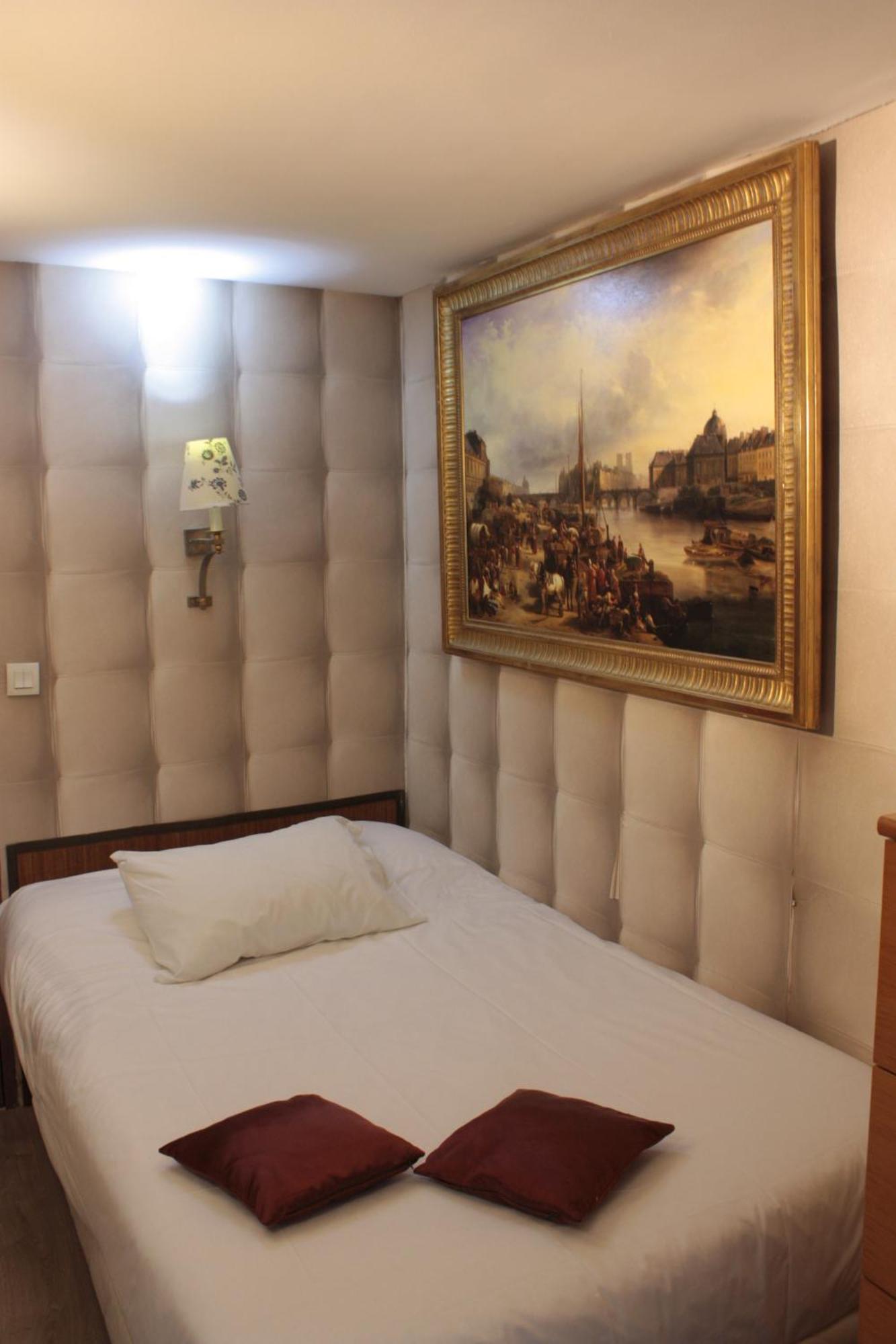 Single Room,924152734:JPEG